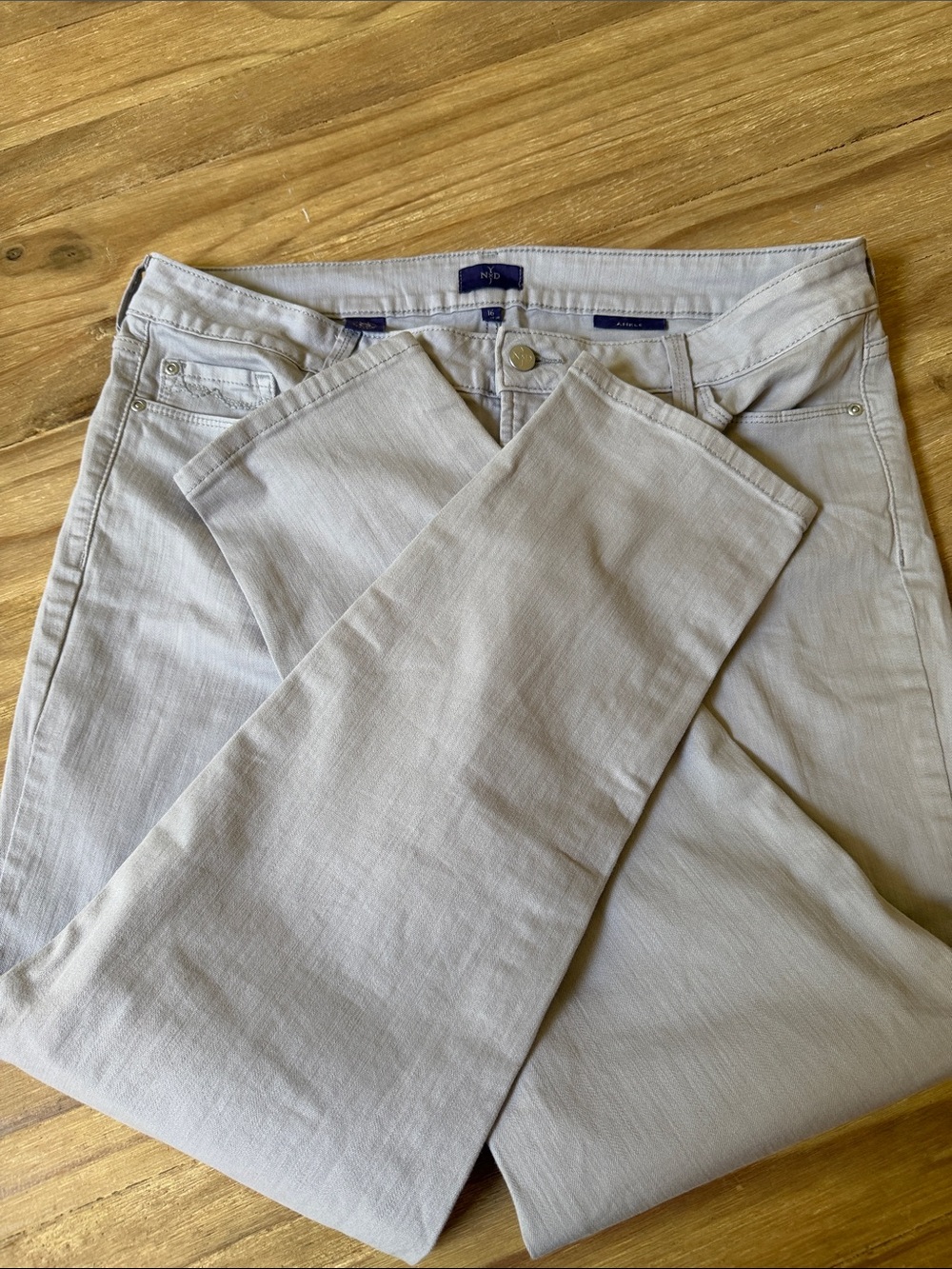 NYDJ Light Gray Cropped Ankle Jeans